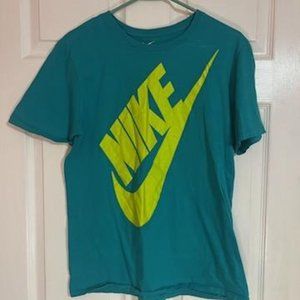 Nike T-Shirt Large